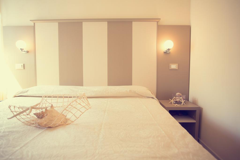 Hotel Trieste Чезенатико Номер фото