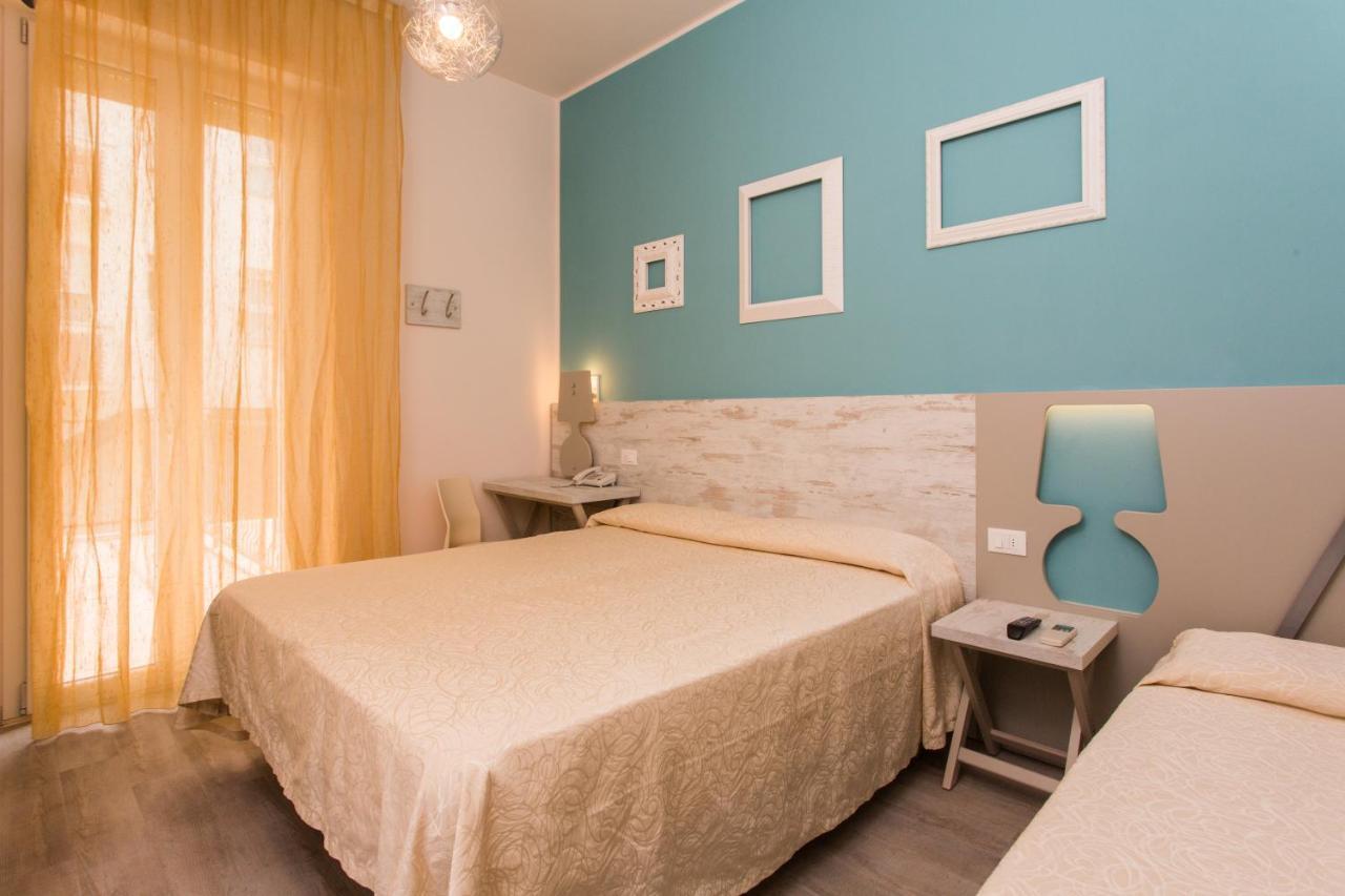 Hotel Trieste Чезенатико Номер фото