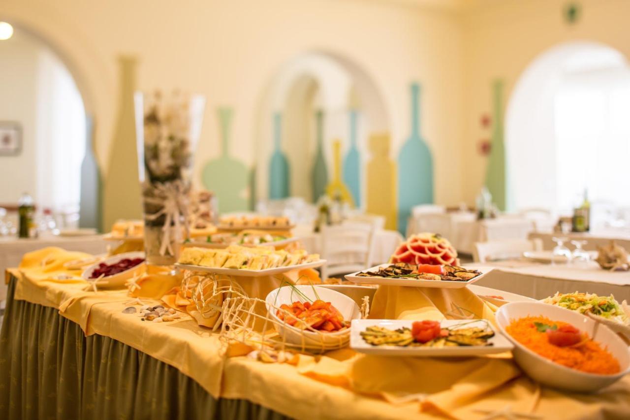 Hotel Trieste Чезенатико Экстерьер фото