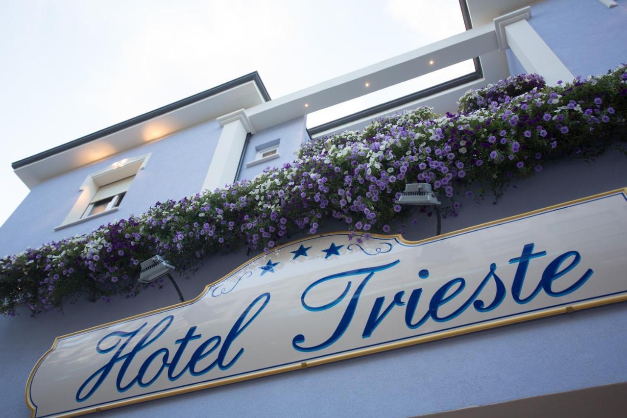 Hotel Trieste Чезенатико Экстерьер фото